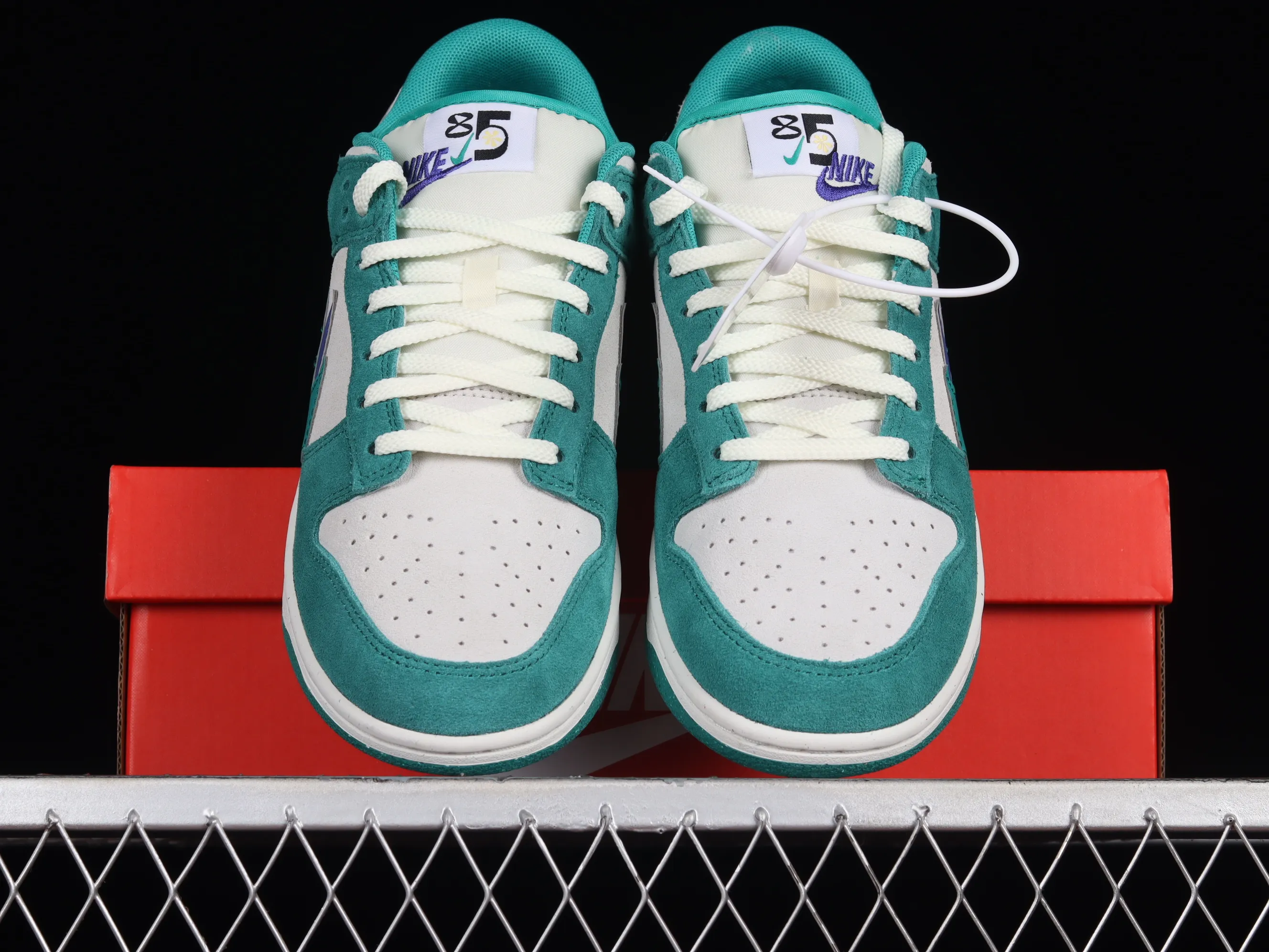 All categories Nk SB Dunk series Nk SB Dunk Low low-top sneakers Nk SB Dunk Low "85" gray green double hook SB low-top sports and leisure sneakers DO9457-101
